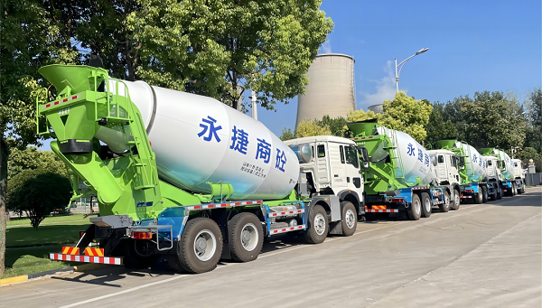 重汽&凌宇攪拌車(chē)交付客戶(hù) 重汽&凌宇攪拌車(chē)交付客戶(hù)