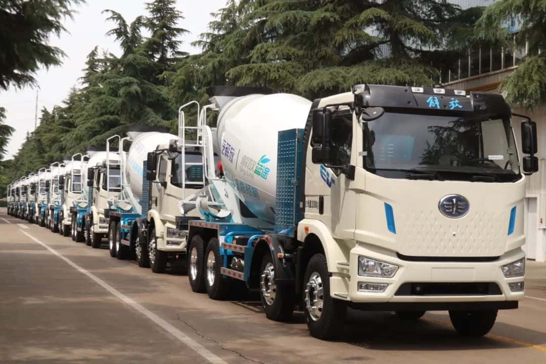 中集車輛新能源攪拌車，硬核助力西南地區(qū)重點工程建設(shè)