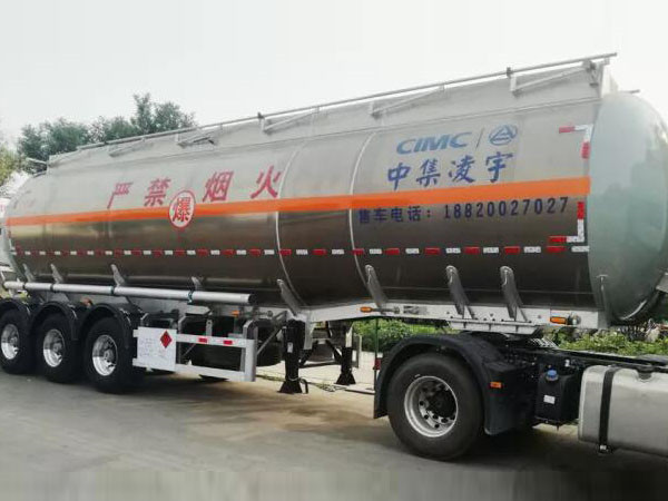 現(xiàn)場收獲多臺(tái)意向，中集凌宇高端液罐車遼寧受青睞