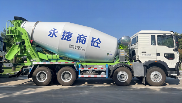 【發(fā)車新聞】重汽&凌宇攪拌車交付客戶！