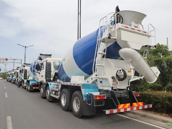 夏日炎炎，凌宇超甜！60臺(tái)“藍(lán)胖子”奔赴華南