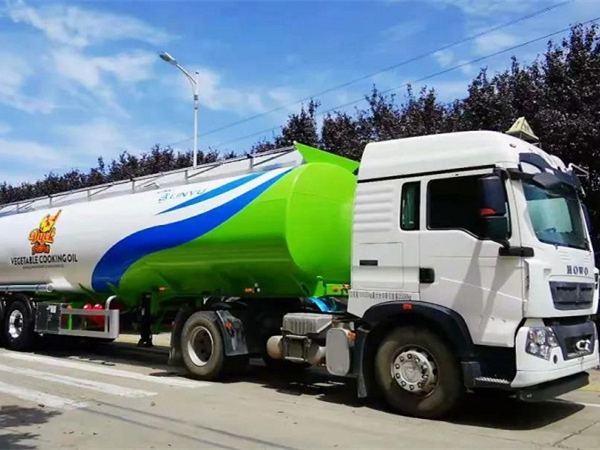 顏值實(shí)力雙在線，出口罐車很搶眼！