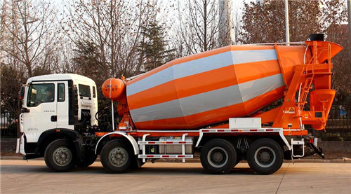 貴港召開(kāi)防止混凝土攪拌車(chē)拋撒滴漏會(huì)議，如何防止混凝土攪拌車(chē)撒漏問(wèn)題